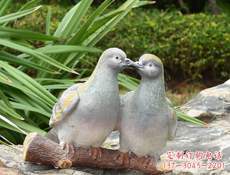 重庆南京抗战胜利纪念馆和平鸽雕塑,历久弥新