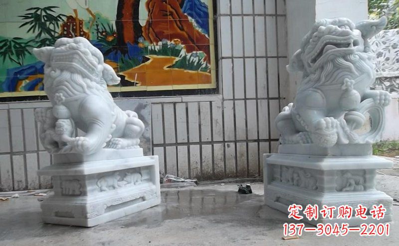 重庆外观优雅的狮子石雕