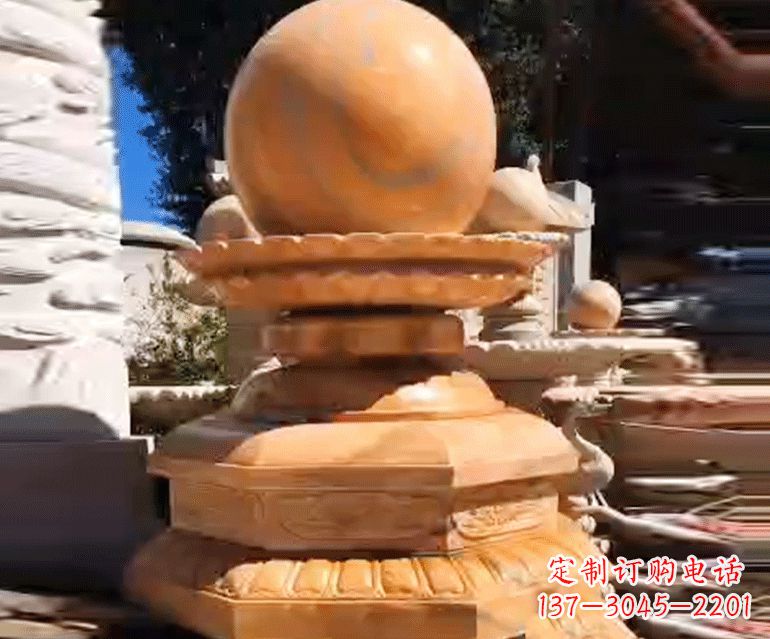 重庆喷泉里的石材雕塑
