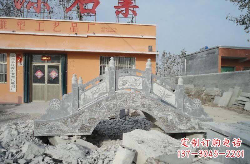 重庆青石仿古拱桥雕塑,令领雕塑为您打造