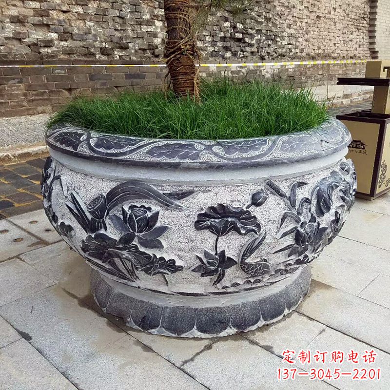 重庆青石仿古风格的花盆雕塑