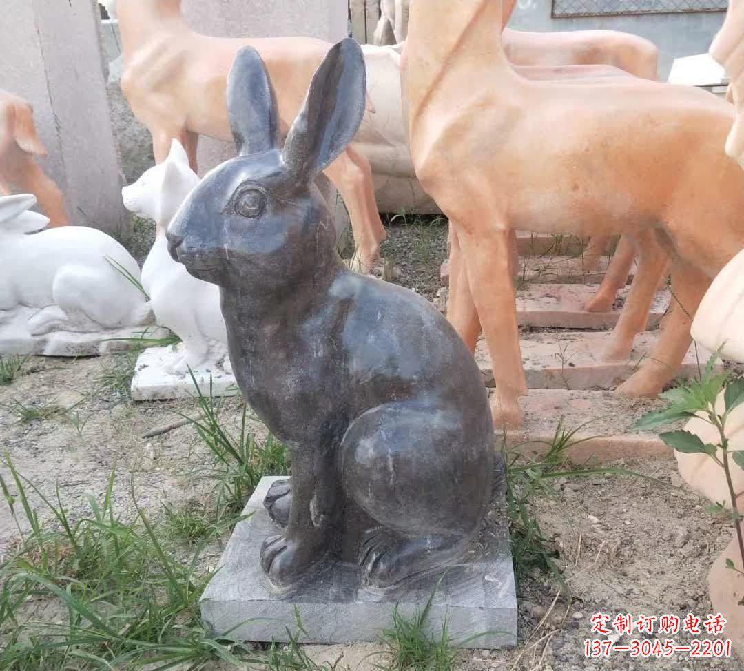 重庆青石公园兔子雕塑,实惠的艺术装点