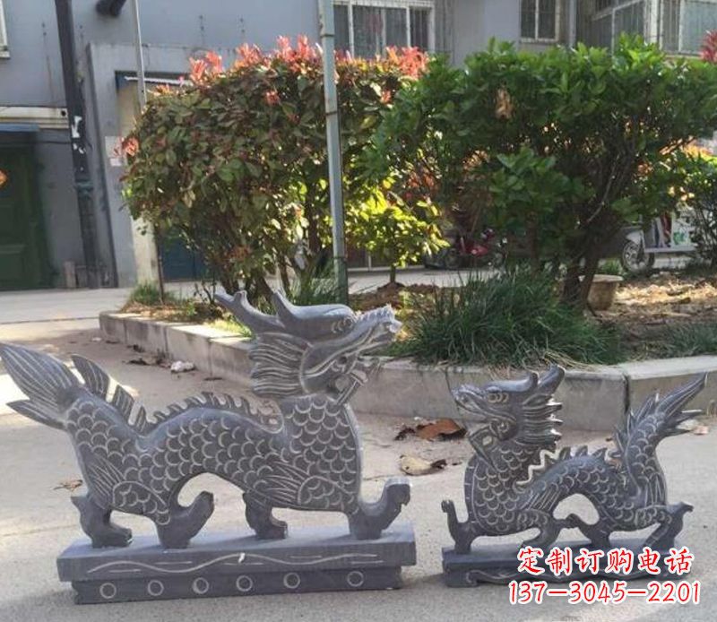 重庆青石雕刻母子龙是由中领雕塑工厂家生产的一…