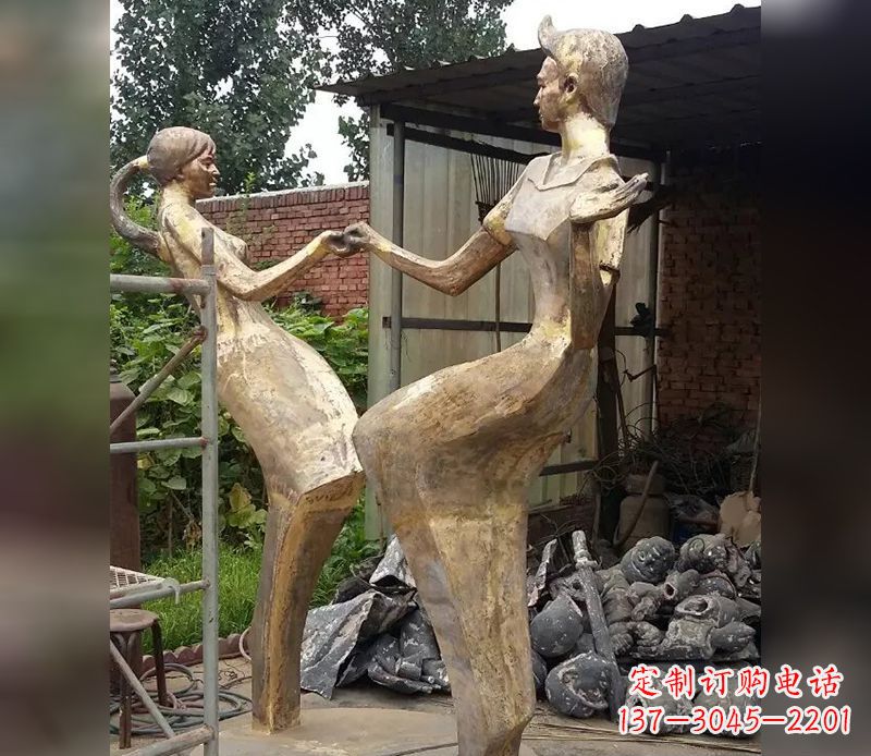 重庆专属情侣,情深伴随铜雕精美绝伦