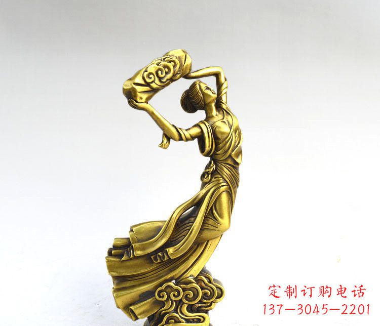 重庆传承古老神话的女娲雕塑