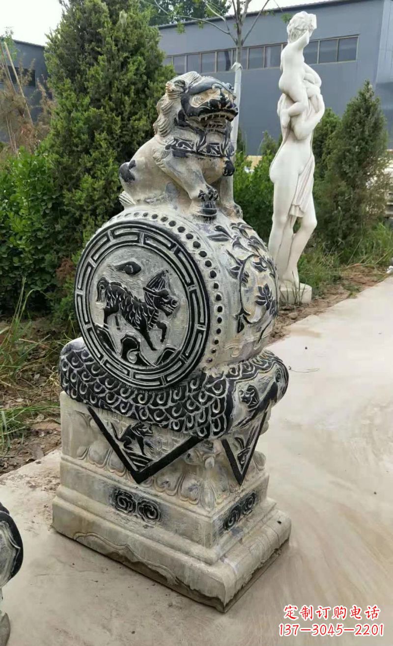 重庆狮子抱鼓石雕塑