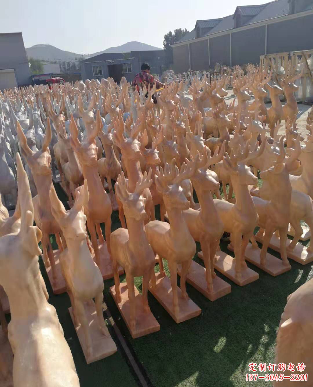 重庆石雕动物晚霞红梅花鹿雕塑