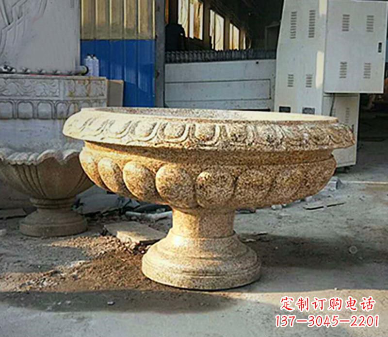 重庆领雕塑的石雕花盆雕塑是由一流的雕塑艺术家…