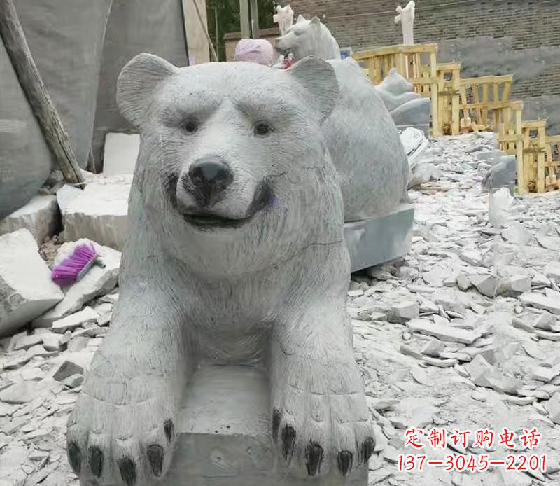 重庆高端石雕狗熊雕塑,精致细节,完美还原动物真实感