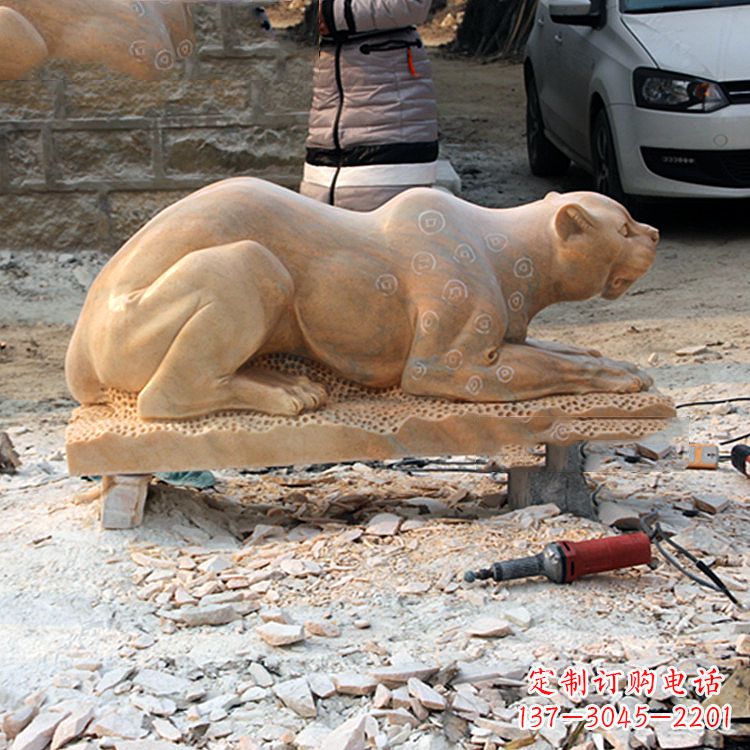 重庆中领雕塑:精美雕刻豹雕塑