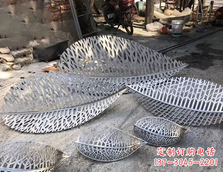 重庆树叶镂空不锈钢雕塑