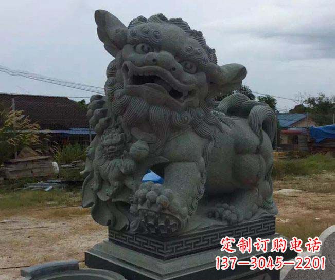 重庆寺庙景观南方狮子石雕