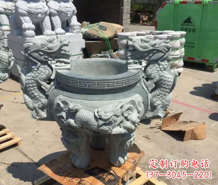 重庆寺庙景观青石龙头香炉石雕 (2)