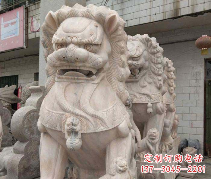 重庆寺庙景观晚霞红狮子石雕