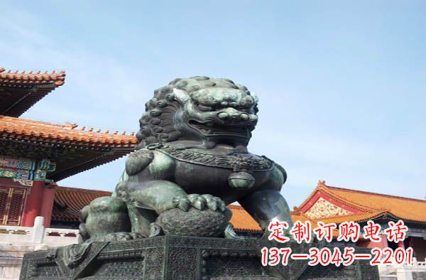 重庆寺庙门口狮子铜雕