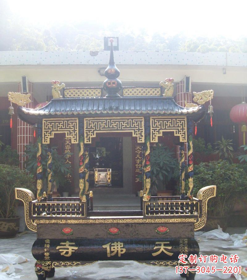 重庆寺庙铸铜四足方形带顶香炉