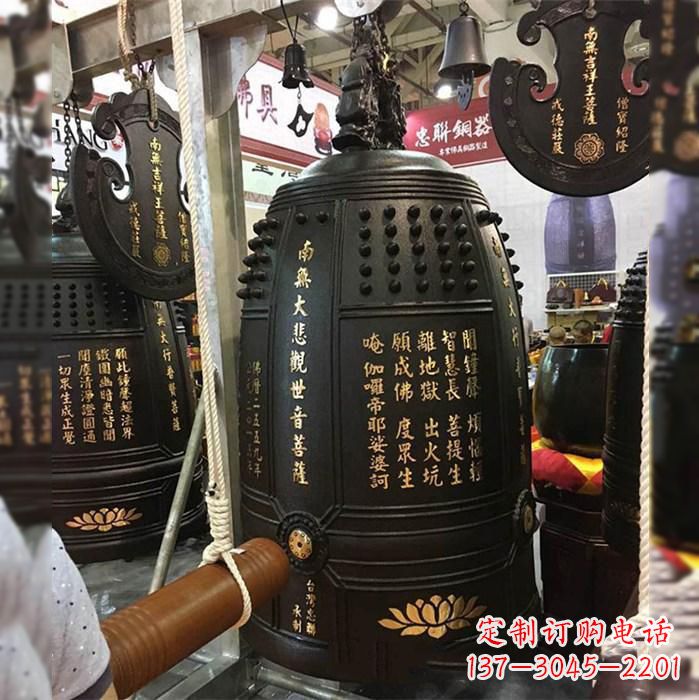 重庆寺院挂钟铜雕塑