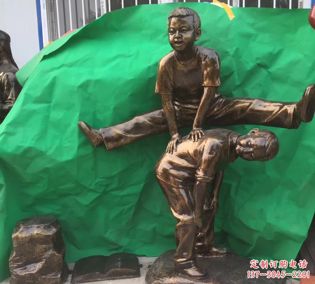 重庆跳马儿童铜雕