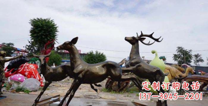 重庆跳跃的小鹿铜雕