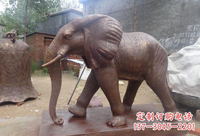 重庆铜大象雕塑