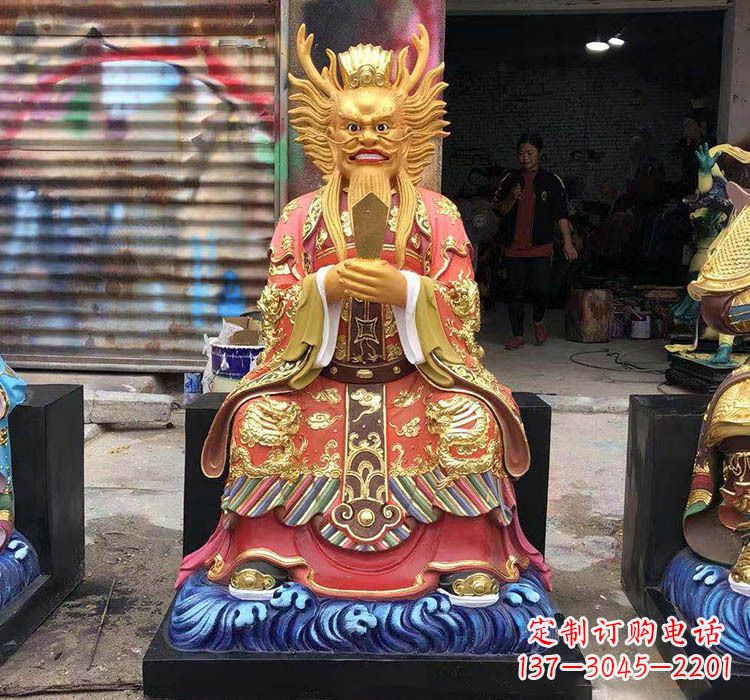 重庆铜雕彩绘坐式龙王