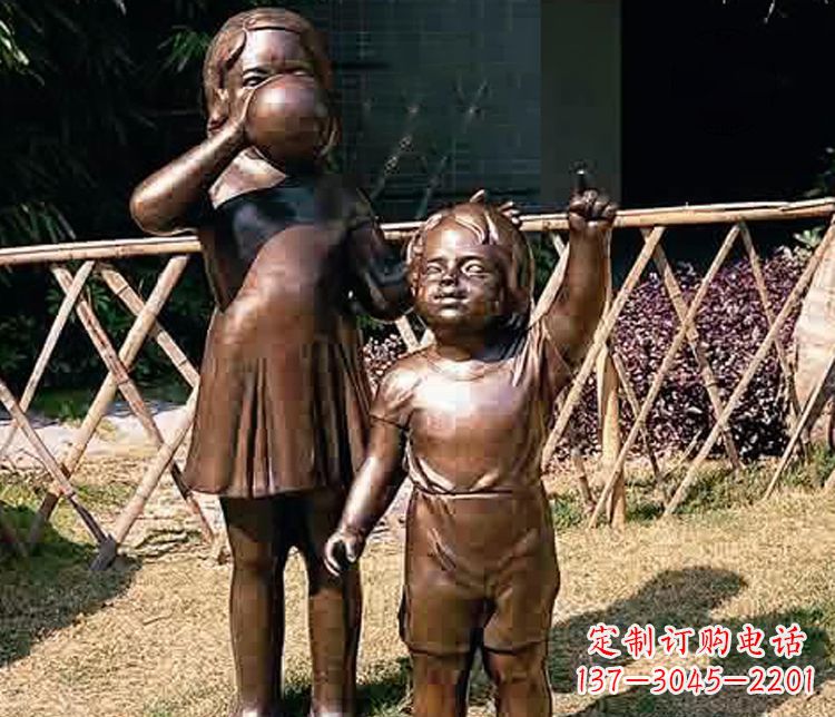 重庆铜雕吹气球儿童