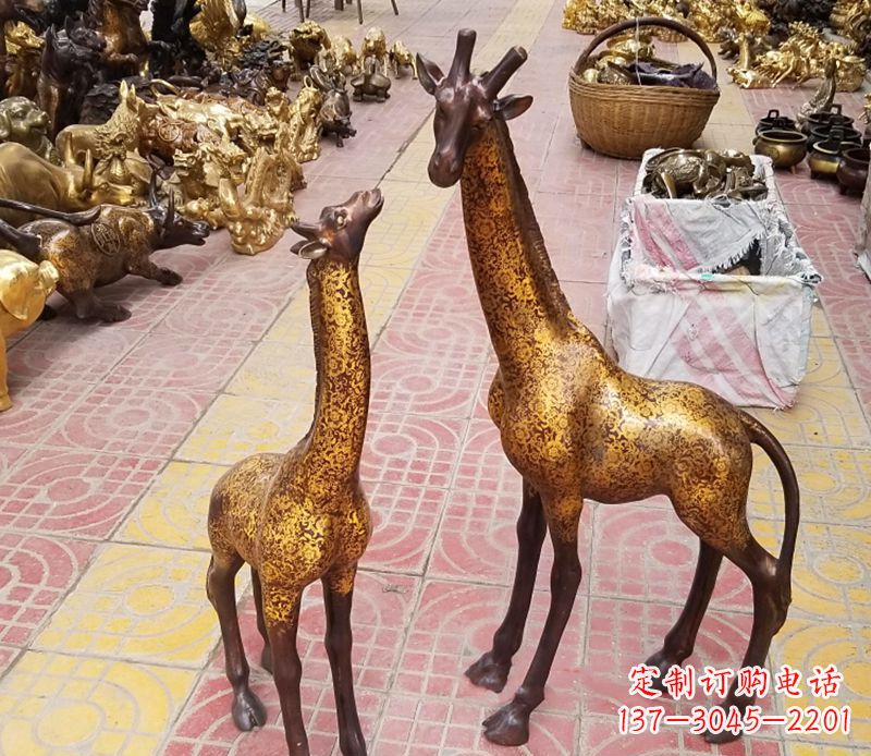 重庆铜雕长颈鹿