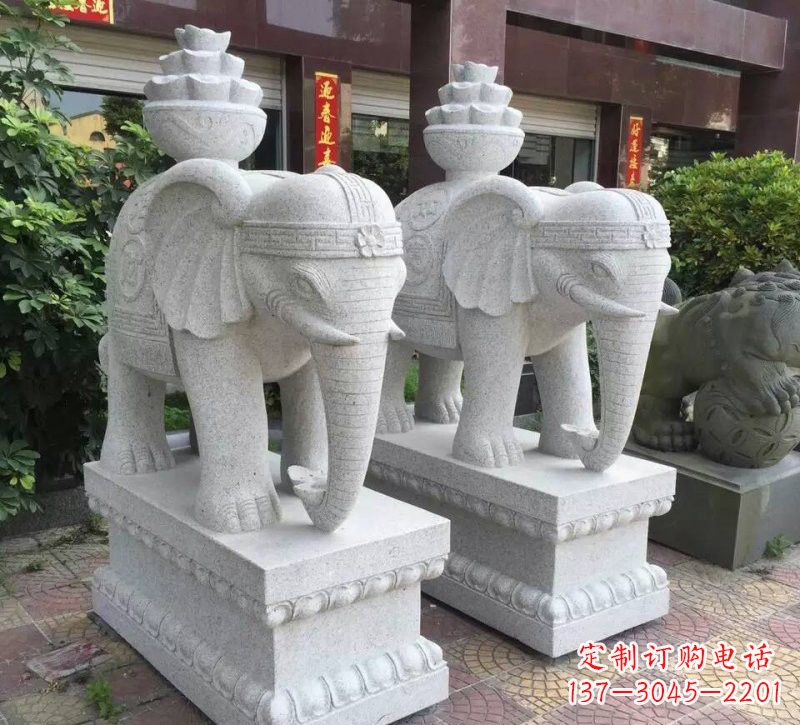 重庆驮元宝的大象石雕