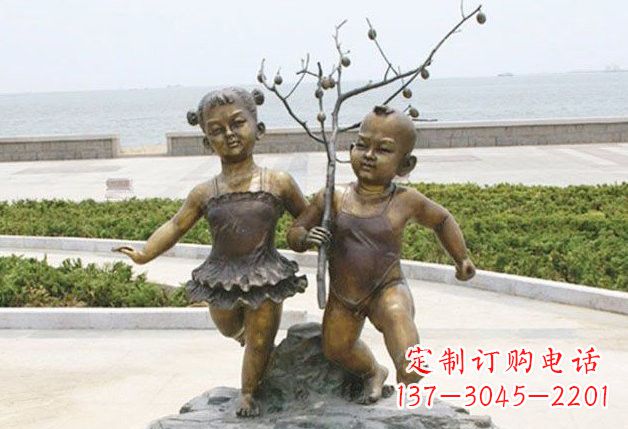 重庆玩耍的儿童铜雕