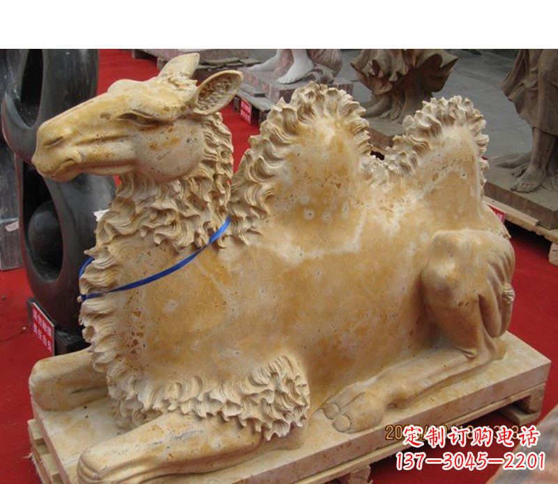 重庆晚霞红动物骆驼石雕