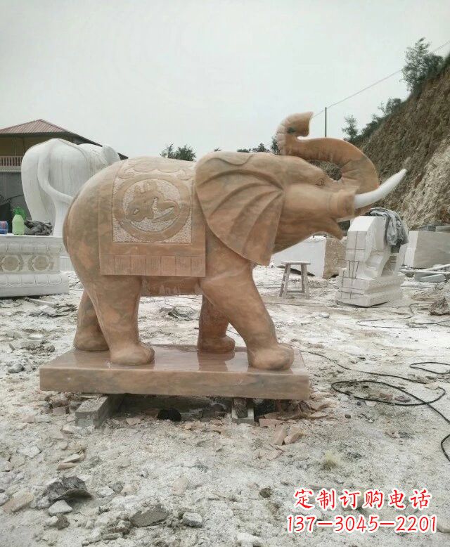 重庆晚霞红吉祥如意大象雕塑