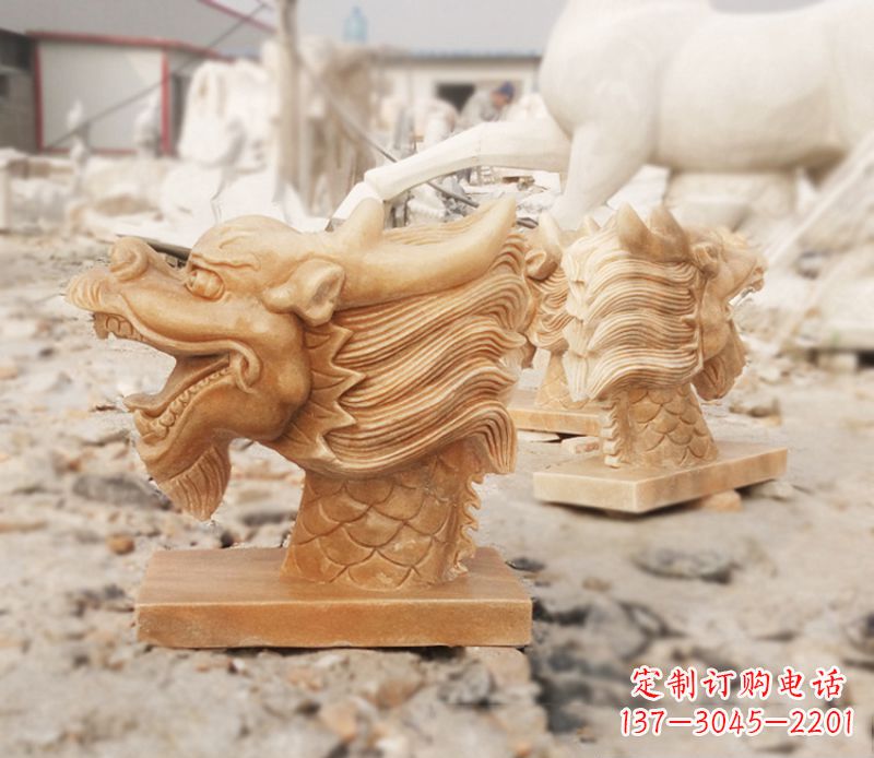 重庆晚霞红喷水龙头雕塑