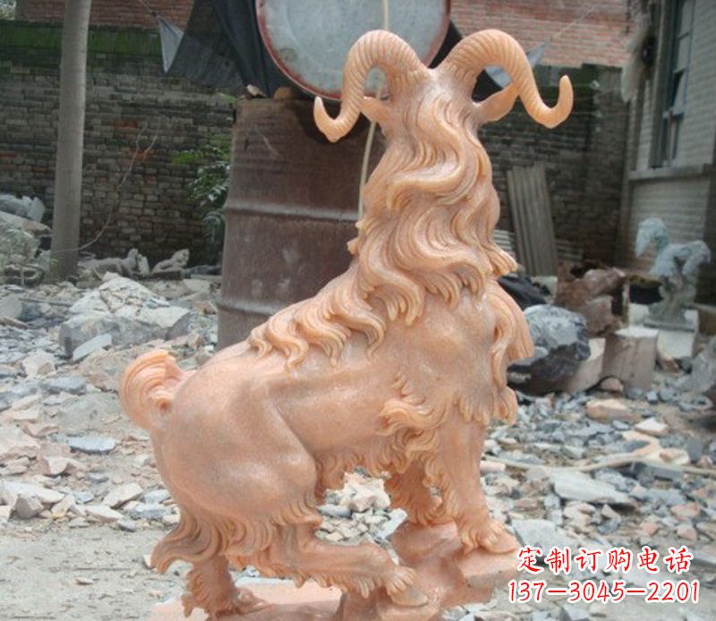 重庆晚霞红山羊石雕