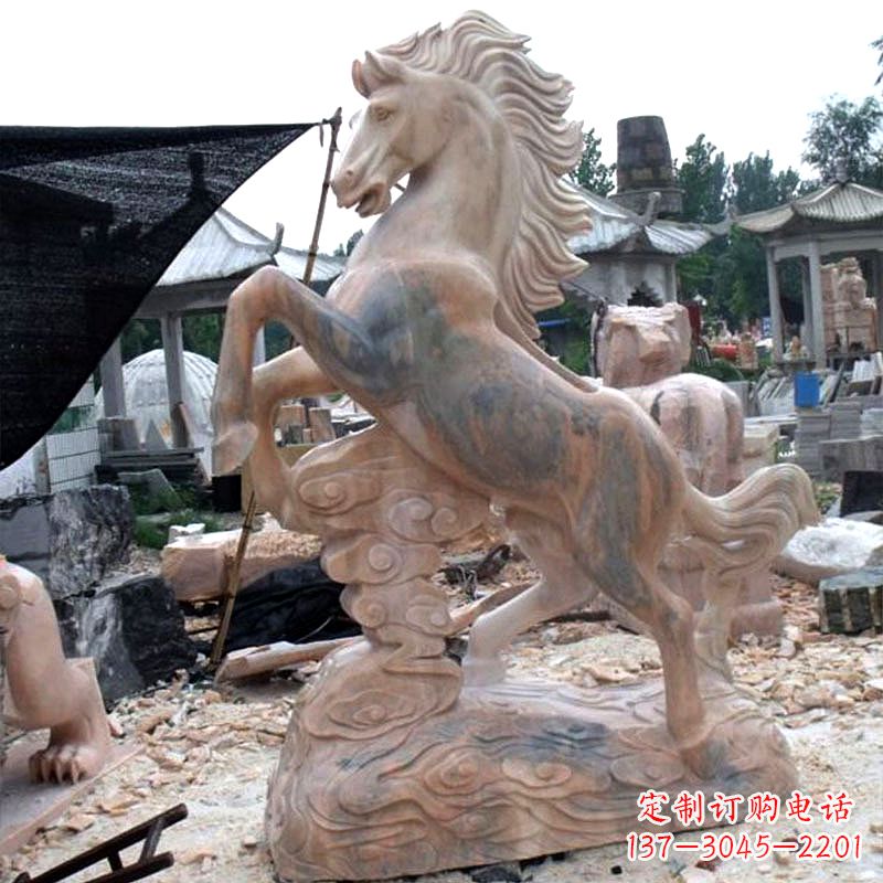 重庆晚霞红石雕马生肖动物雕塑