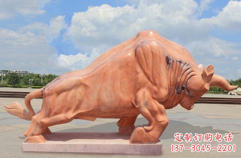 重庆晚霞红拓荒牛石雕