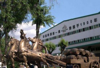 重庆追求完美，华丽马车铜雕塑