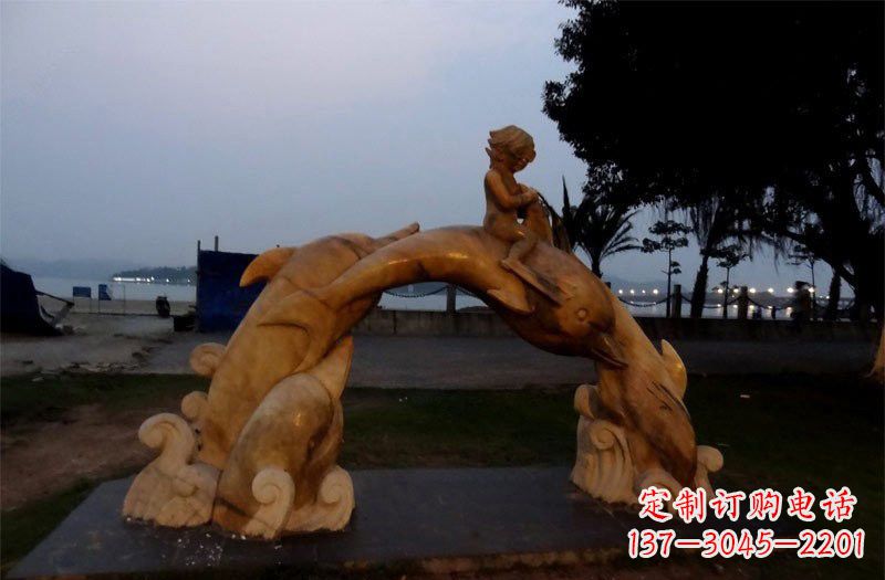 重庆西方儿童骑海豚石雕