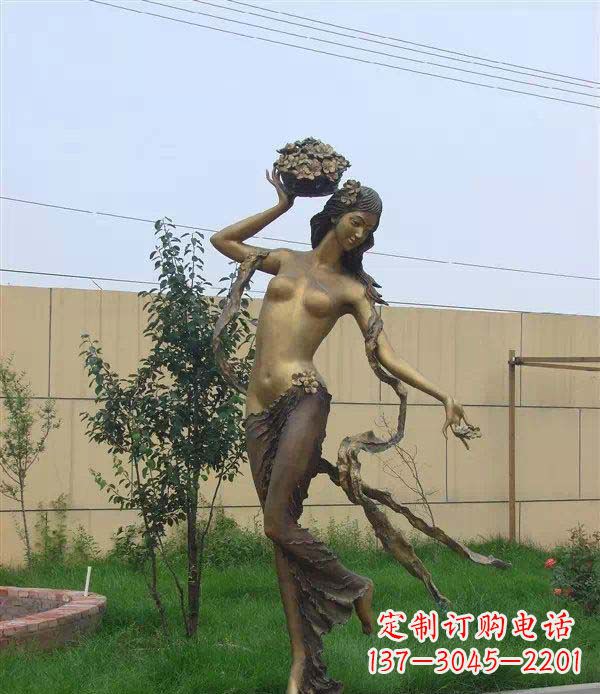 重庆西方美女公园人物铜雕