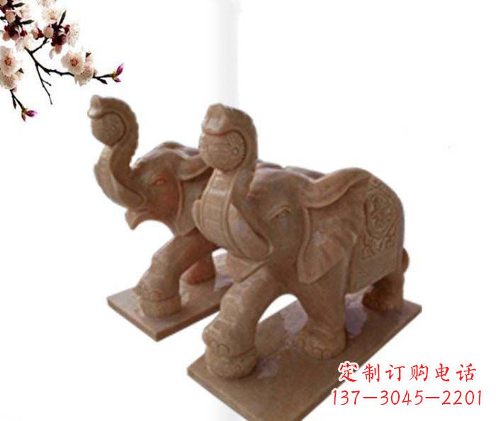 重庆象鼻朝天的大象晚霞红招财石雕