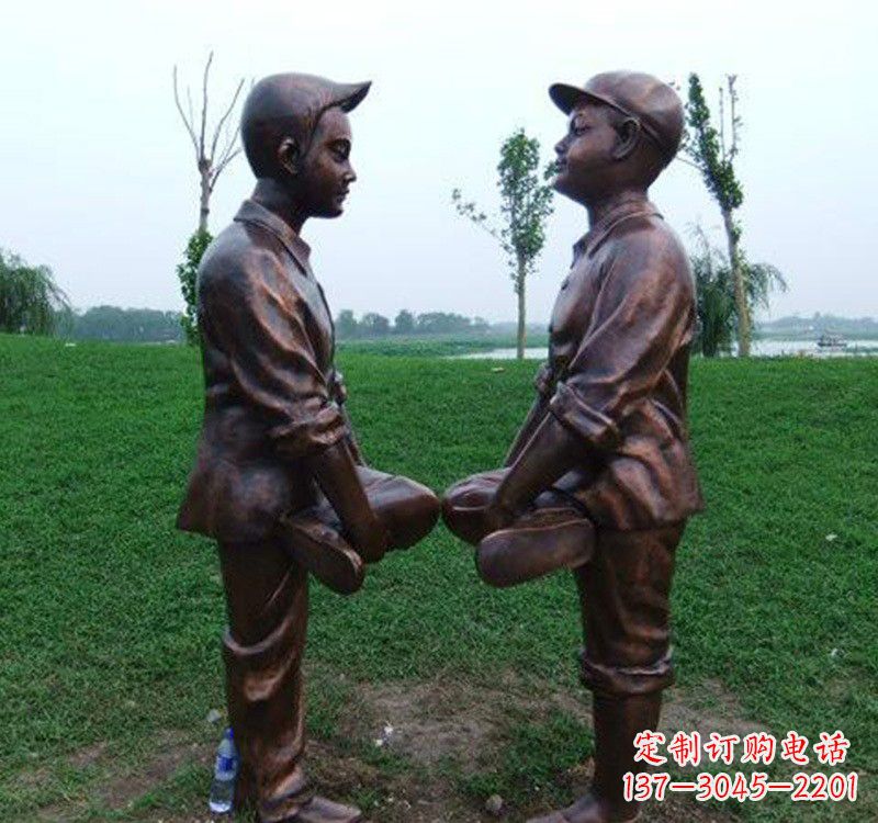 重庆小孩斗鸡铸铜雕塑