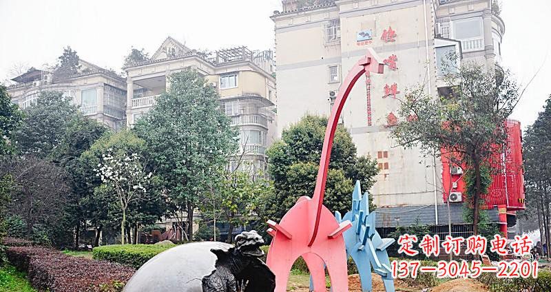 重庆小区破壳而出的小恐龙景观铜雕