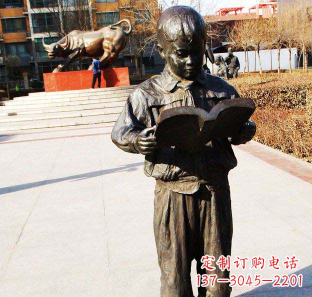 重庆校园看书的小学生人物铜雕