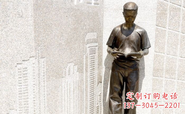 重庆校园看书的学生人物铜雕