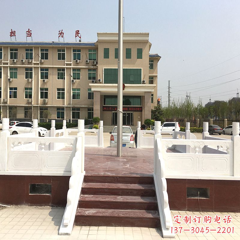 重庆学校广场石雕升旗台