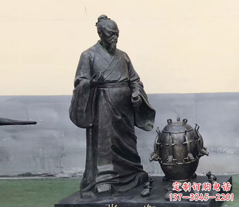 重庆学校张衡和地动仪铜雕