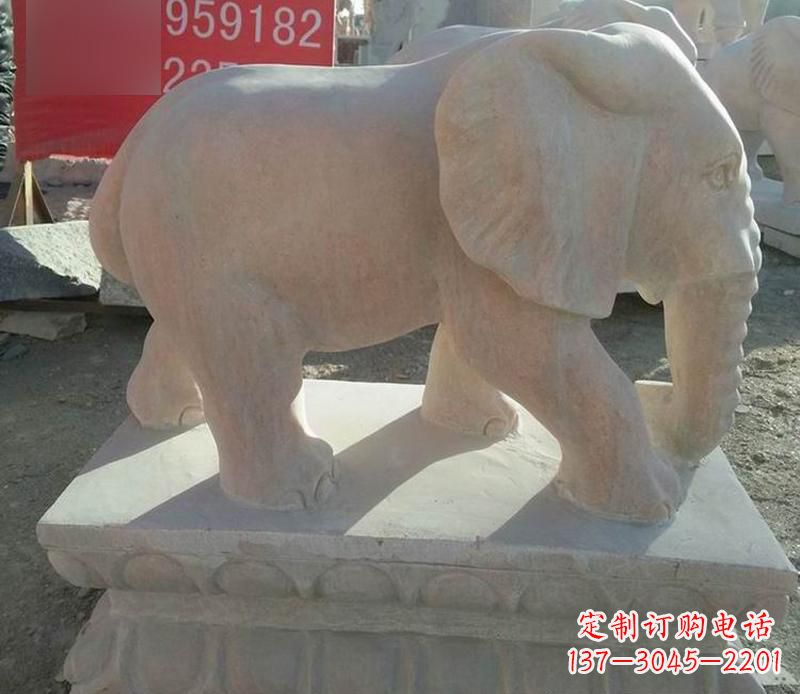 重庆园林晚霞红大象雕塑