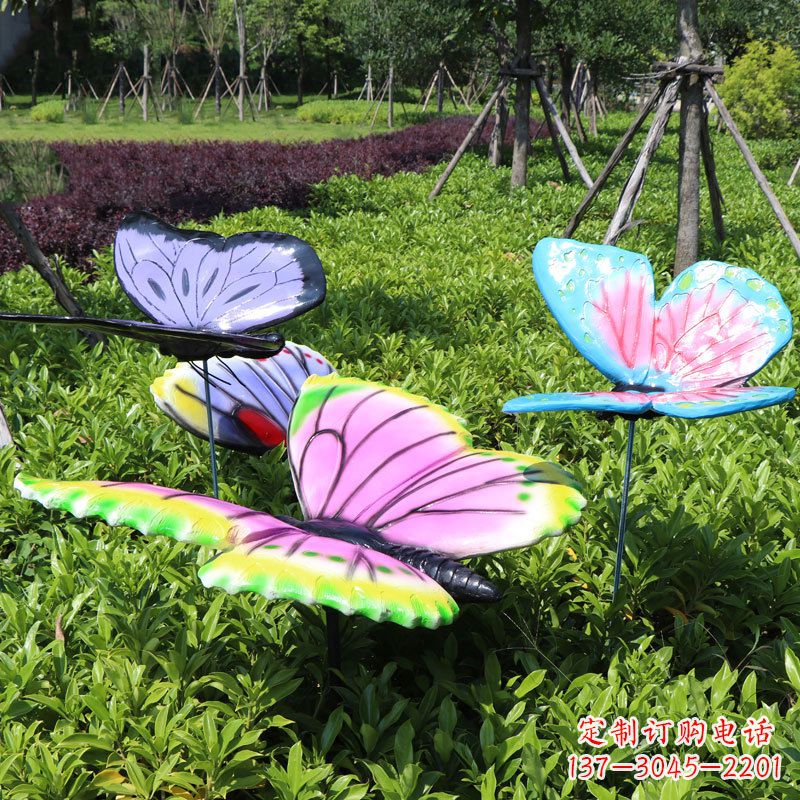 重庆展翅的蝴蝶,公园草丛仿真动物装饰雕塑