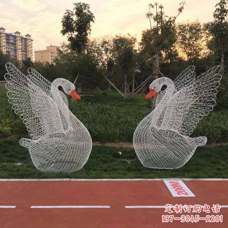 重庆展翅天鹅铁艺网格草坪动物摆件