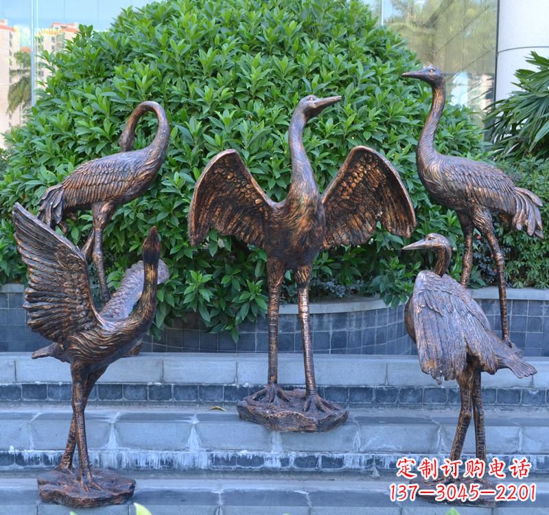 重庆展翅仙鹤雕塑