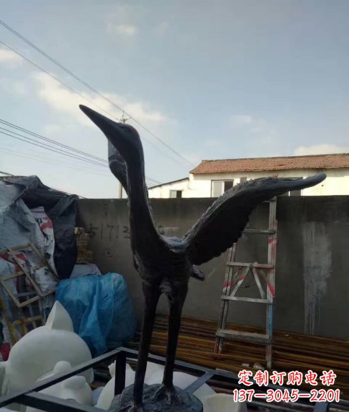 重庆展翅仙鹤铜雕 (2)